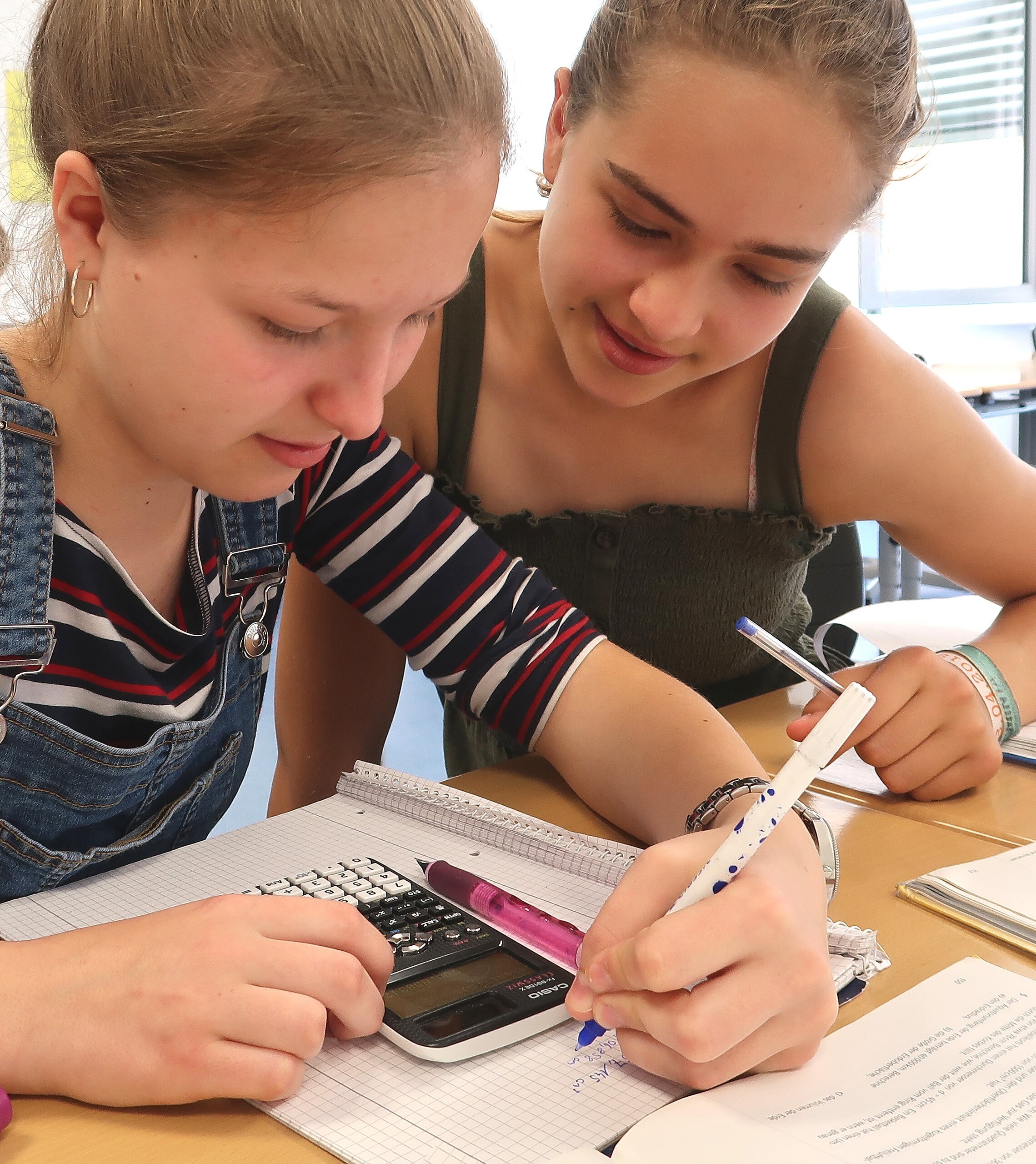 Schülerinnen im Unterricht