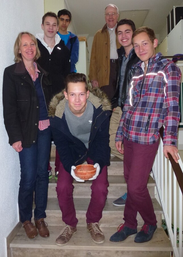 Lateinschüler mit Römerfunden